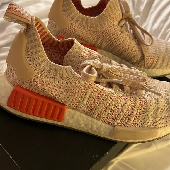 Adidas NMD_R2 W size 6 - Picture 6 of 8
